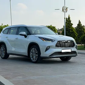 Toyota Highlander 2021