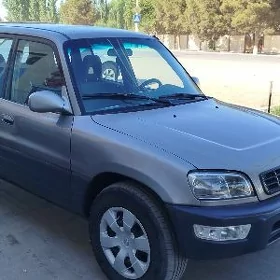 Toyota RAV4 1999