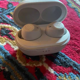 jbl  ,airpods