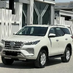 Toyota Fortuner 2023