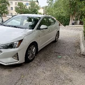 Hyundai Elantra 2019