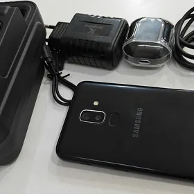 SAMSUNG J8