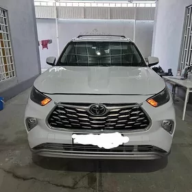Toyota Highlander 2023
