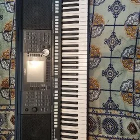 Yamaha PSR S950