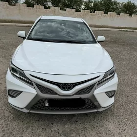 Toyota Camry 2019