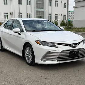 Toyota Camry 2021