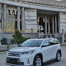 Toyota Highlander 2019