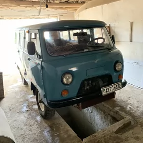 UAZ 2206 2000