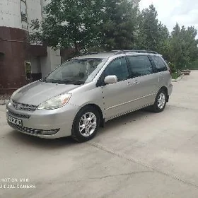 Toyota Sienna 2004