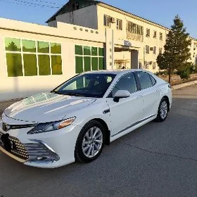 Toyota Camry 2021