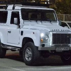 Land Rover Defender 2013