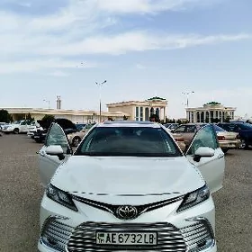 Toyota Camry 2019