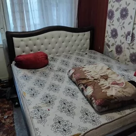 Spalny krowat