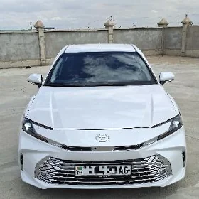 Toyota Camry 2025