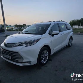 Toyota Sienna 2021