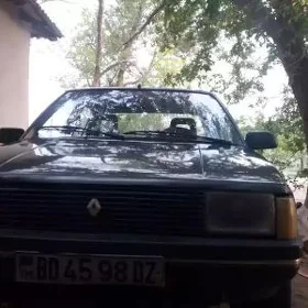 Renault Clio 1995