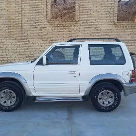 Mitsubishi Pajero 1992