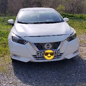 Nissan Versa 2020