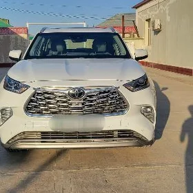 Toyota Highlander 2022