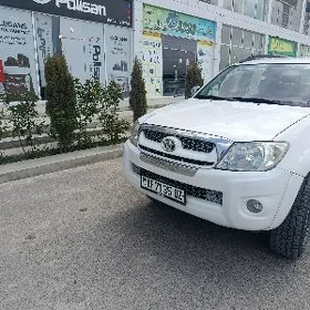 Toyota Hilux 2011