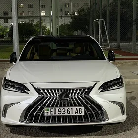 Lexus ES 350 2022