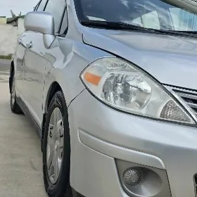 Nissan Versa 2012