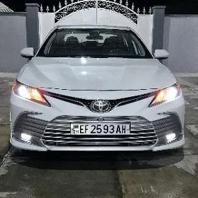 Toyota Camry 2021