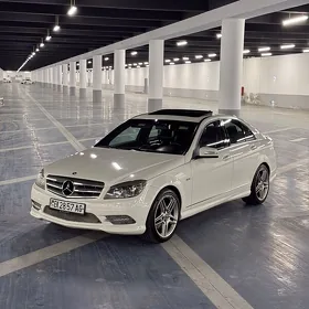 Mercedes-Benz C300 2011