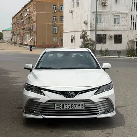 Toyota Camry 2021