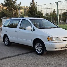 Toyota Sienna 2001