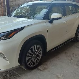 Toyota Highlander 2020