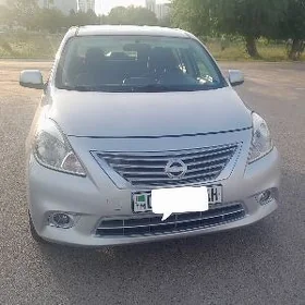 Nissan Versa 2011