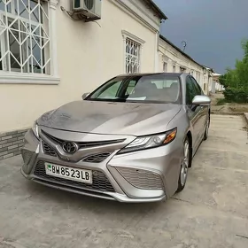 Toyota Camry 2021