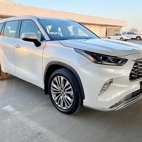 Toyota Highlander Hybrid 2022