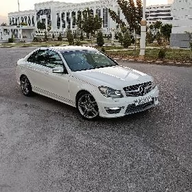 Mercedes-Benz C300 2010