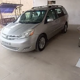Toyota Sienna 2008