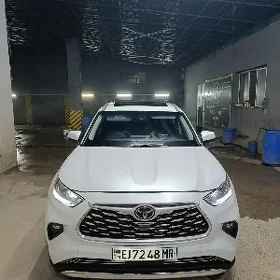 Toyota Highlander 2022