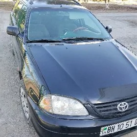 Toyota Avensis 2001