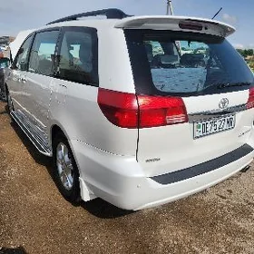 Toyota Sienna 2004