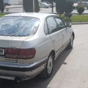 Toyota Carina 1992