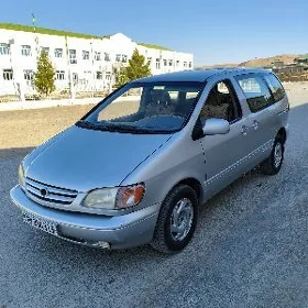 Toyota Sienna 2002