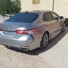 Toyota Camry 2020