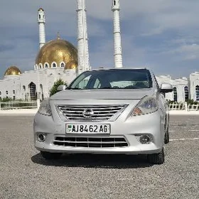 Nissan Versa 2012