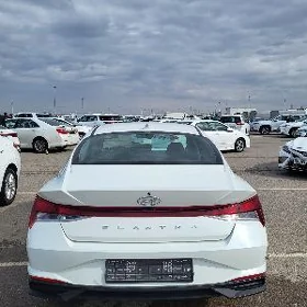 Hyundai Elantra 2021