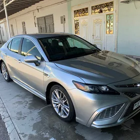 Toyota Camry 2021