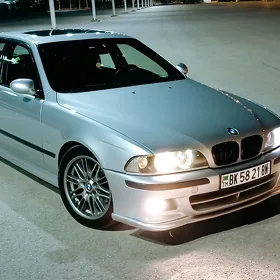 BMW M5 2003