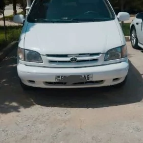 Toyota Sienna 1999