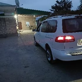 Toyota Sienna 2003