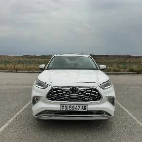 Toyota Highlander 2021