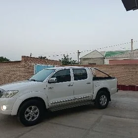 Toyota Hilux 2011